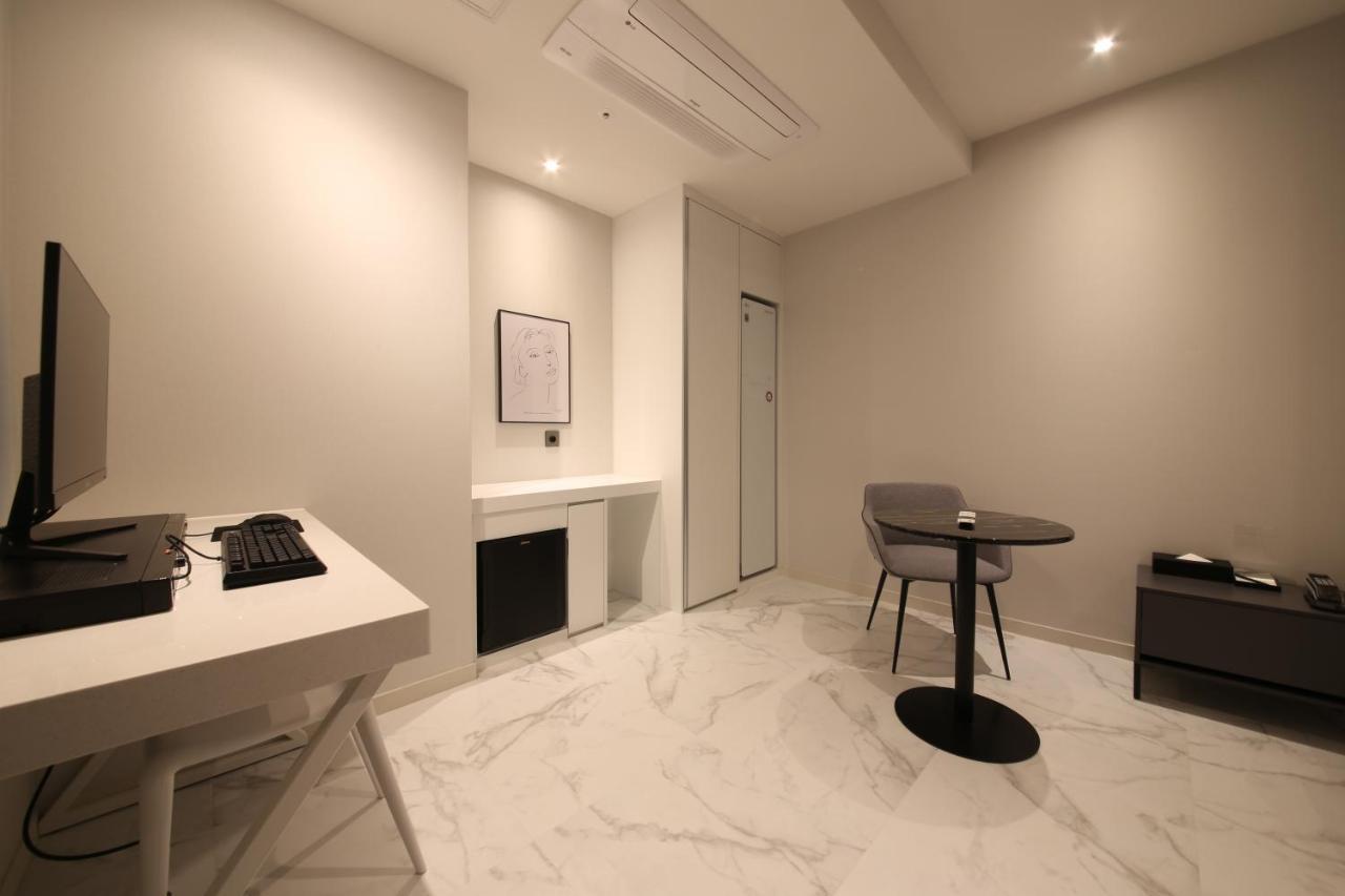 Zam101 Hotel Gimhae Екстериор снимка